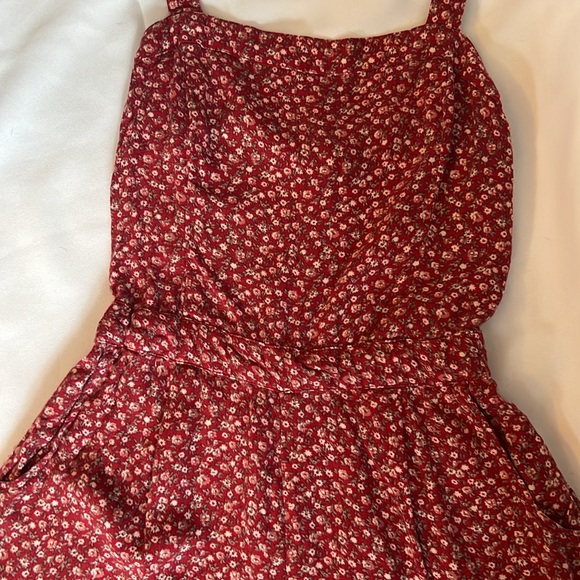 Hollister Abercrombie & Fitch Romper red floral elastic back - Picture 3 of 7
